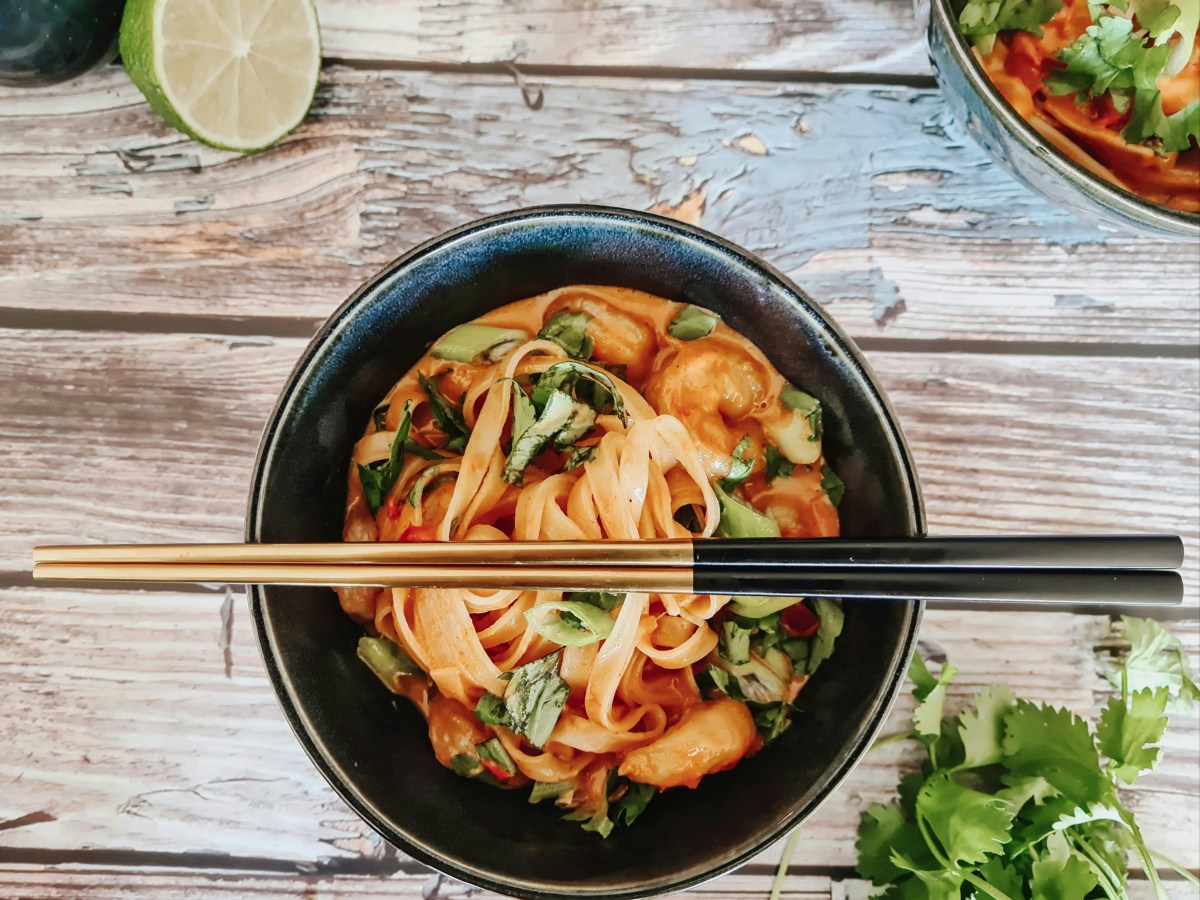Soupe de scampis au lait de coco et curry&nbsp;rouge!